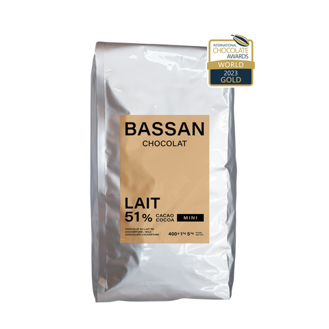 Mini milk chocolate pastilles 51%